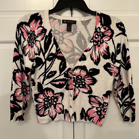 INC International Concepts Sweaters - INC International Concepts cropped Floral Sweater